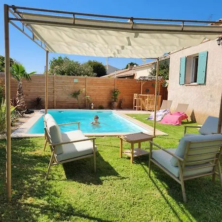 Piscine A Pied 6 Personnes Farandole Uzes